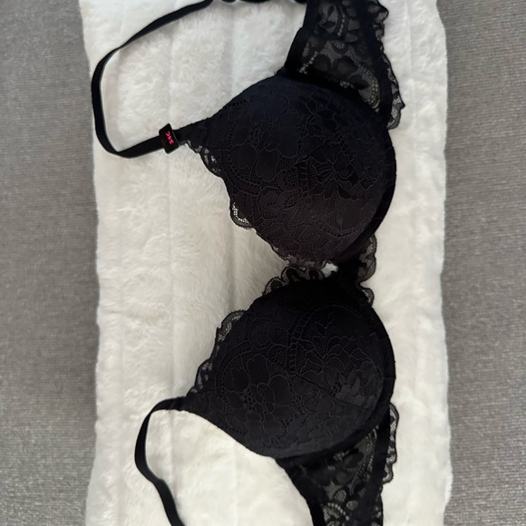 New with tags XS panties and C34 push up bras - Picture 8 of 15